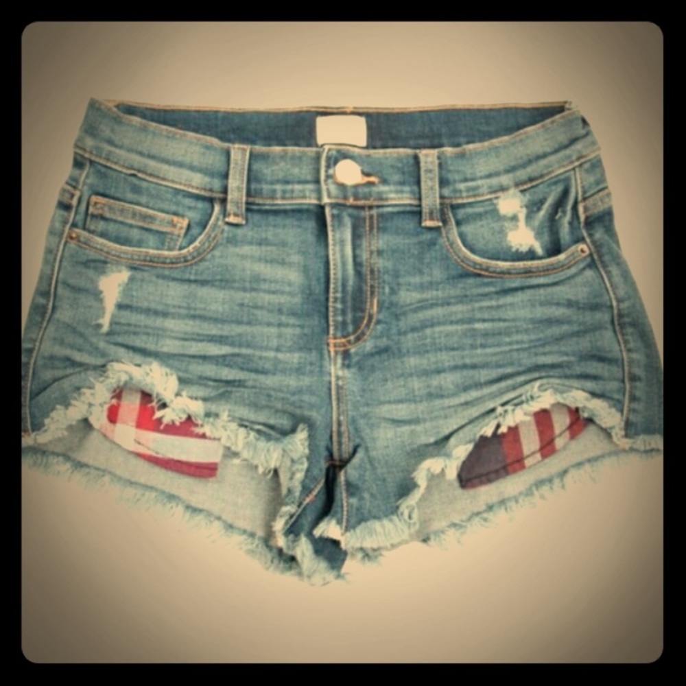 Price drop ⬇️Small Sneak peek jean shorts